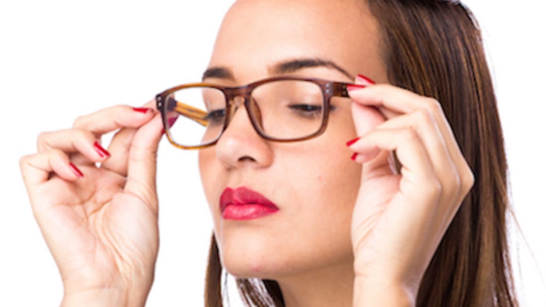 7 Makeup Tips You Should Know If You Wear Glasses 5725