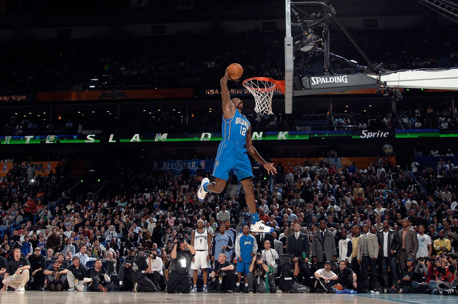 5 best big men in NBA Slam Dunk Contest history, image size:1600x1065