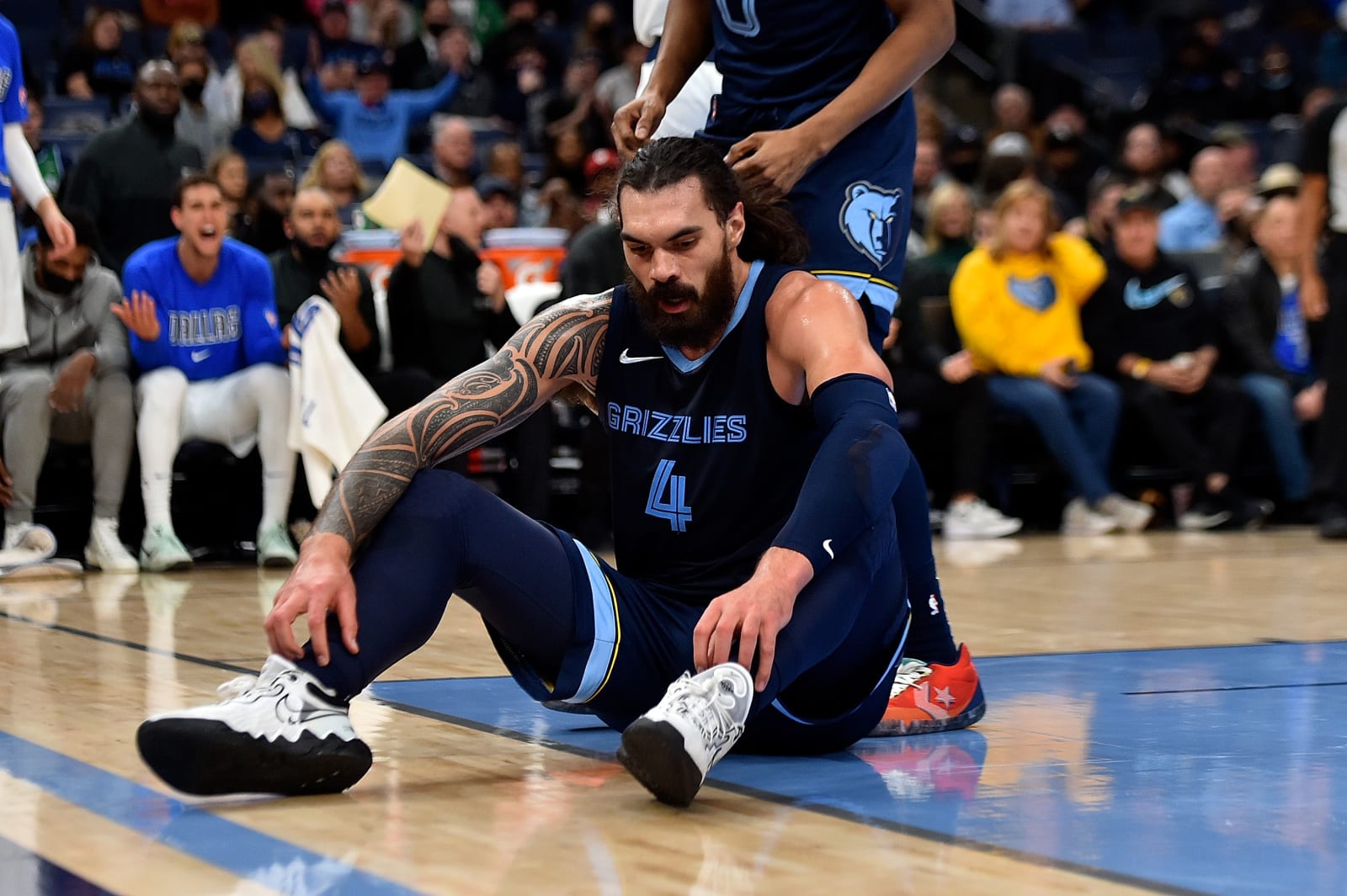 steven adams basketball shoes