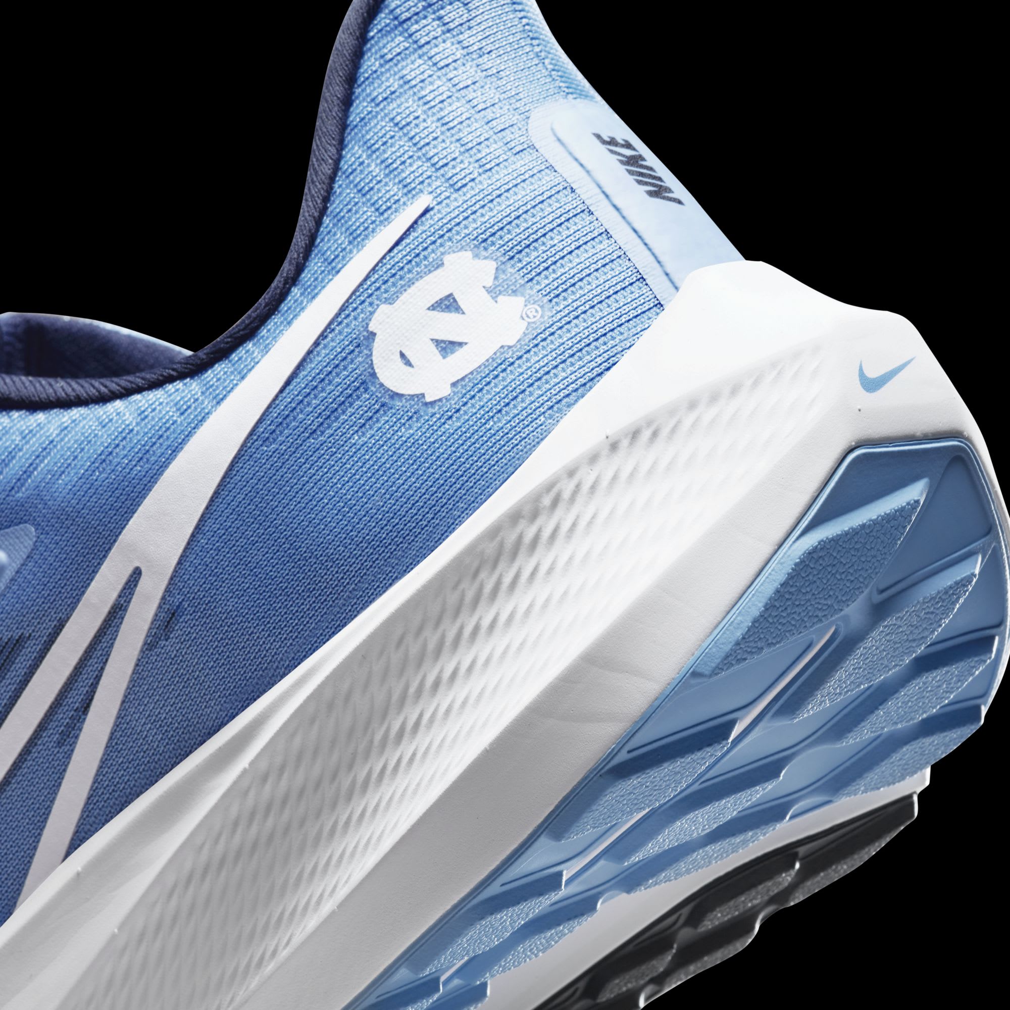 tarheel nike shoes