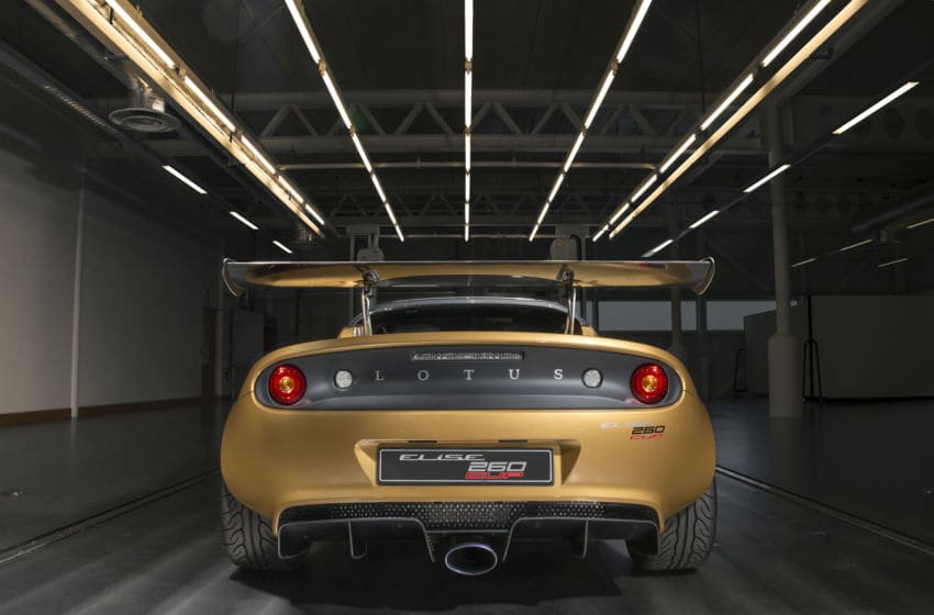 レアデック　lotus New Lotus Exige Cup 430 Type 25 Pays Tribute To A '60s