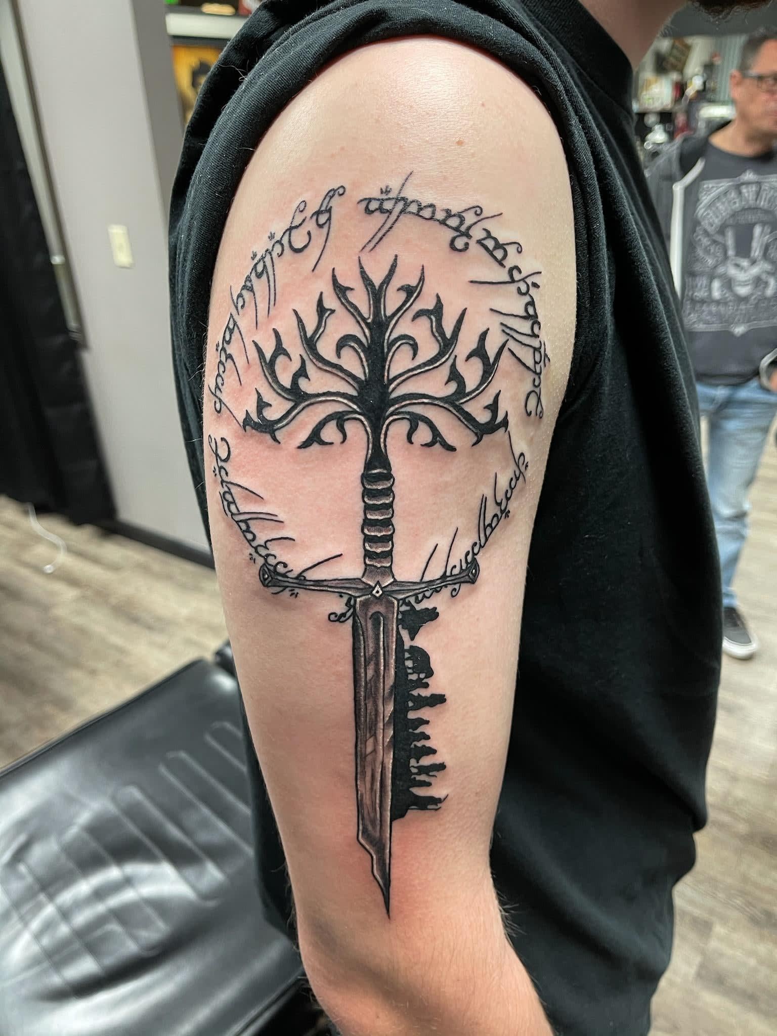 Check out these 20 terrific Lord of the Rings tattoos, image size:1536x2048