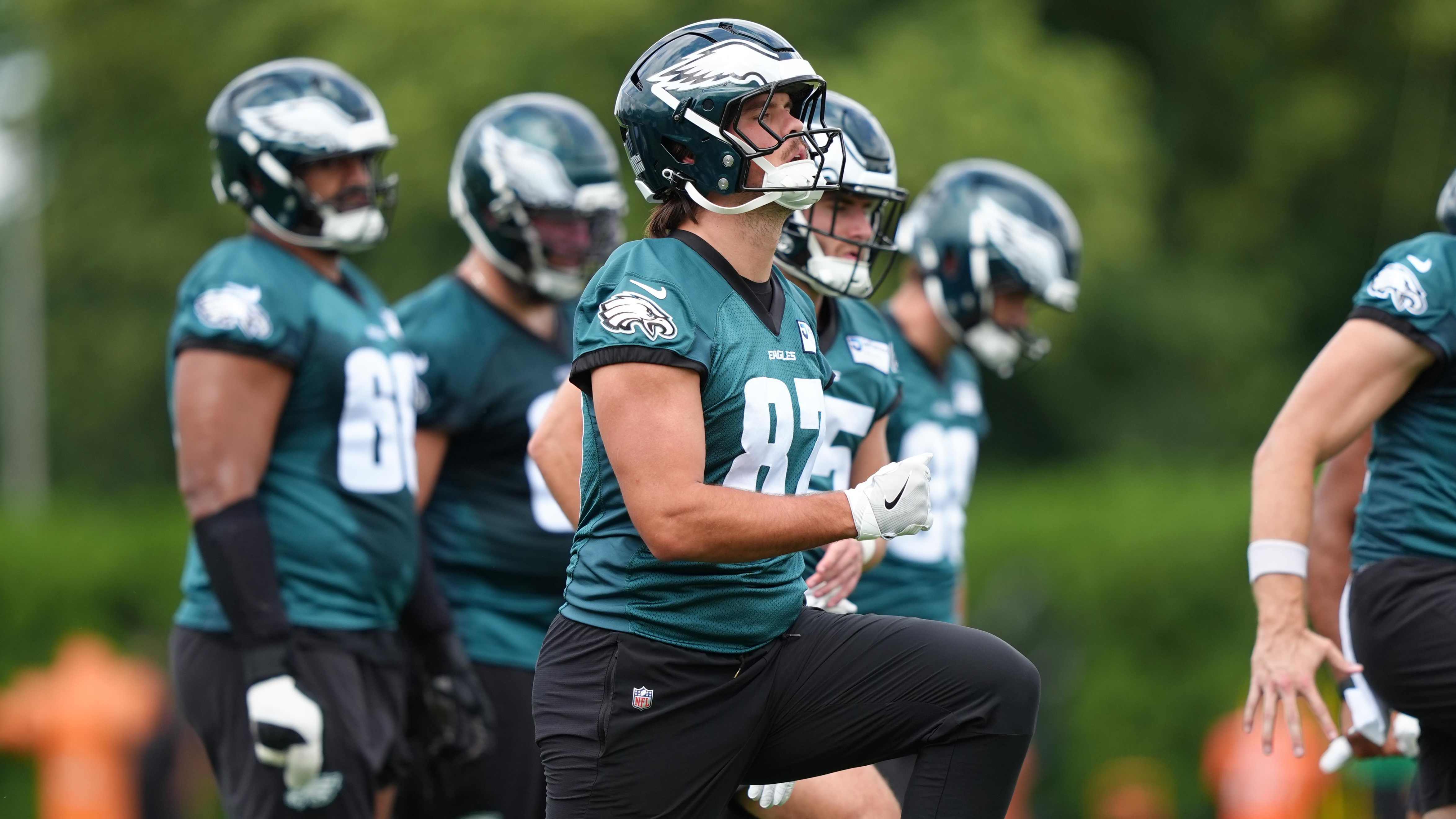 Eagles TE turned heads at minicamp and it's not Dallas Goedert