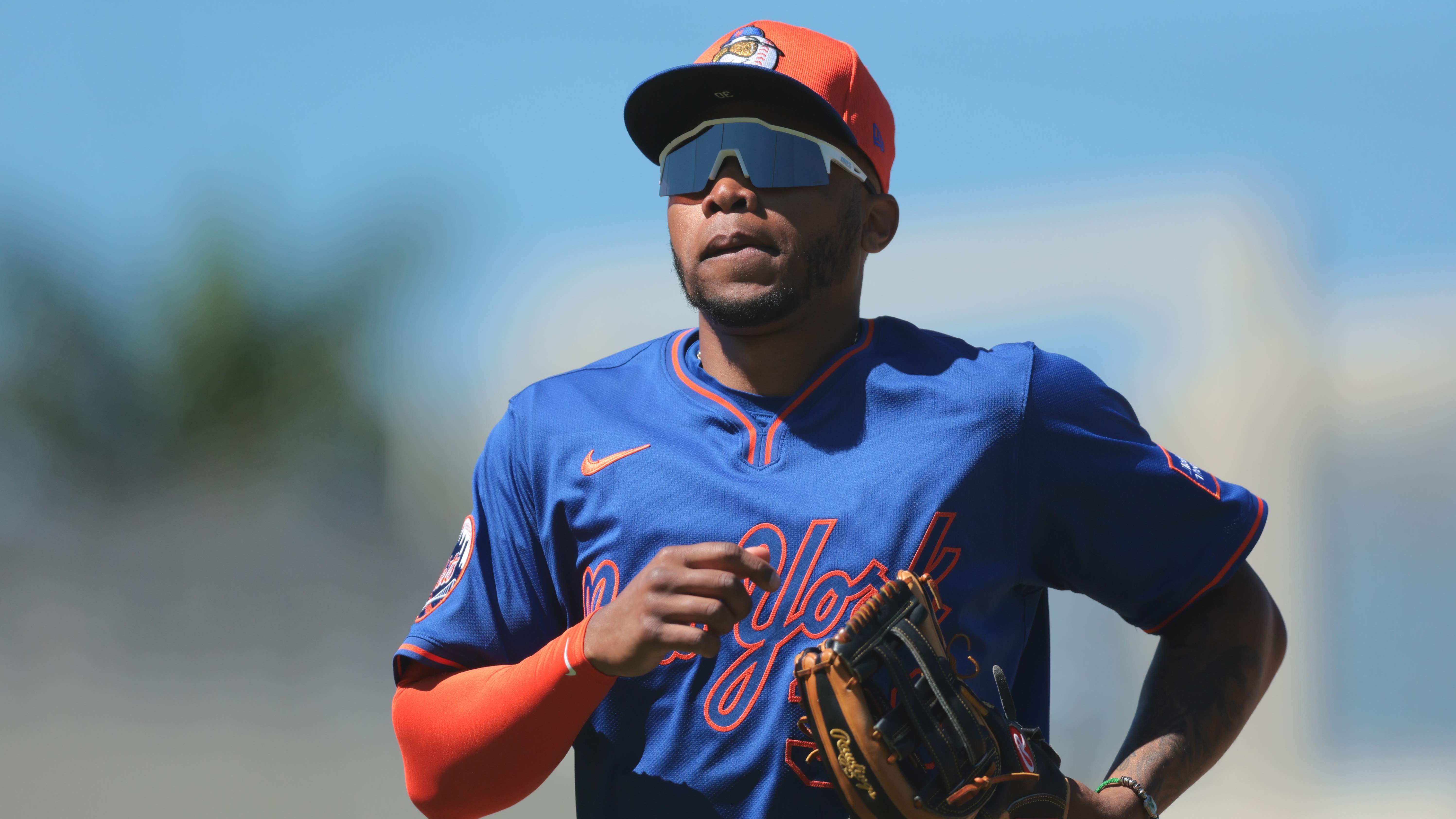 Braves Re-Sign Outfielder for Depth, Invite Him to Spring Training