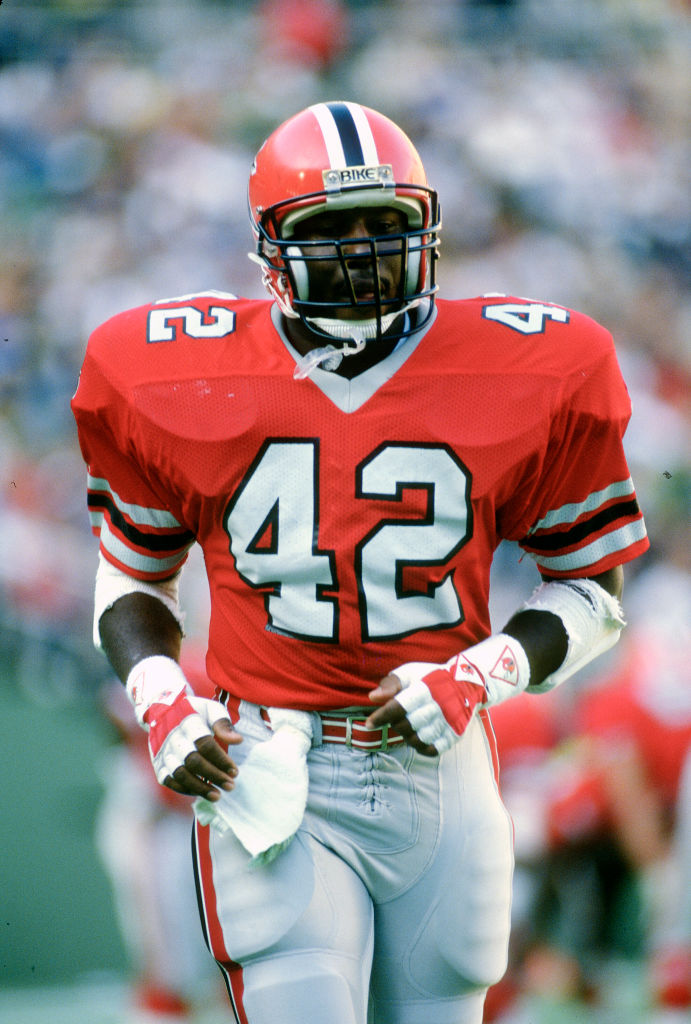 Atlanta Falcons running back Warrick Dunn (28) gets past Cleveland