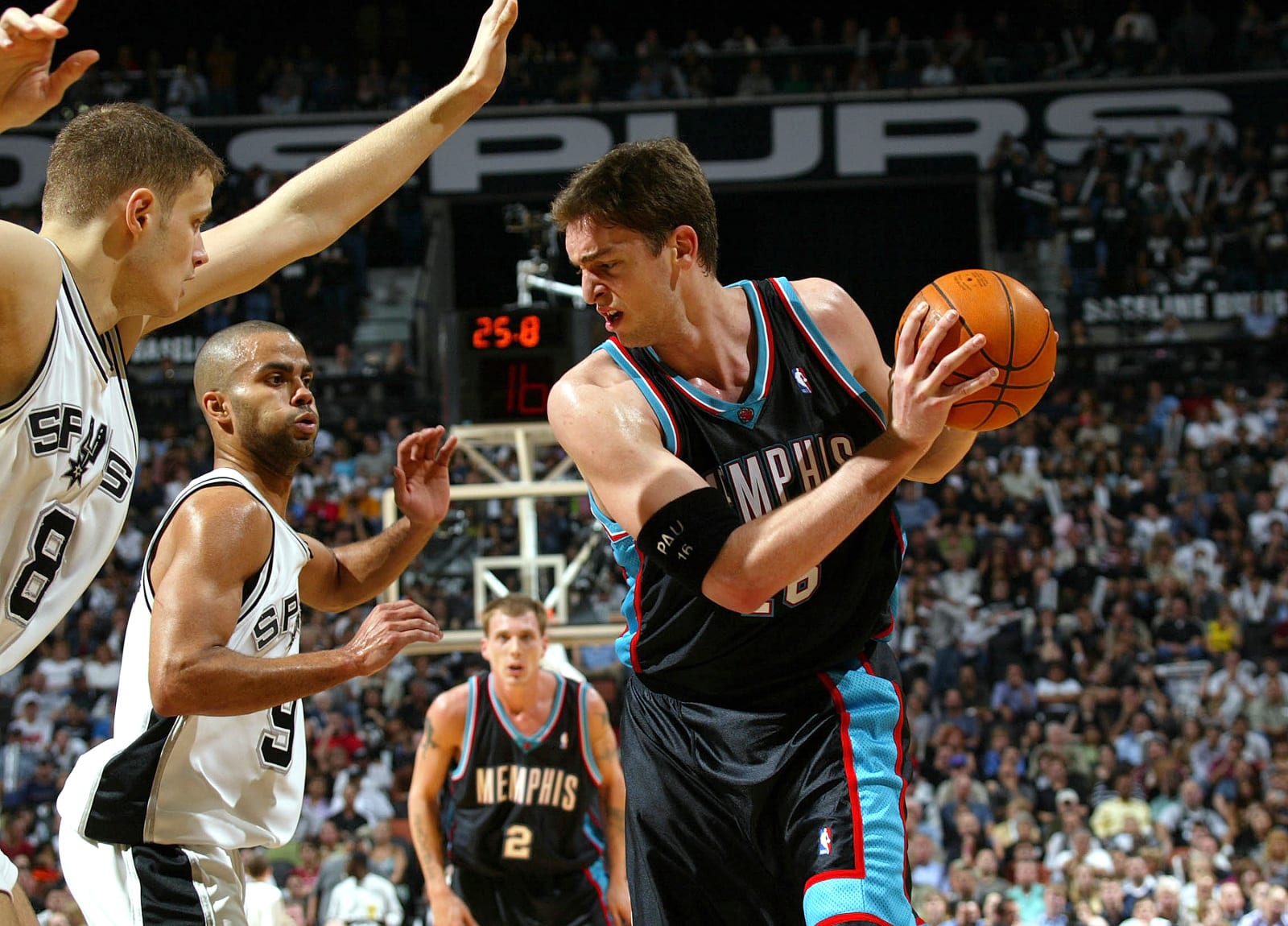 Memphis Grizzlies: Remembering Pau Gasol's phenomenal rookie year