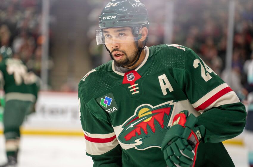 Le défenseur Matt Dumba signe un contrat d'un an avec l'Arizona