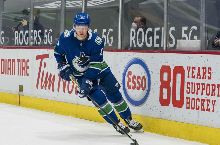 ICYMI: Jack Rathbone taken off on stretcher after dangerous hit